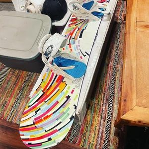 Alibi snowboard with burton bindings